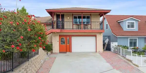 1015 La Mesa Ave
