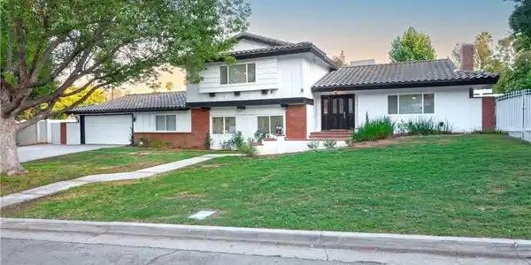 2350 Shadow Hill Drive