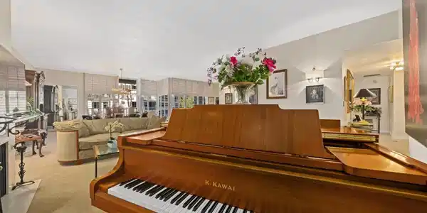 900 Island Drive