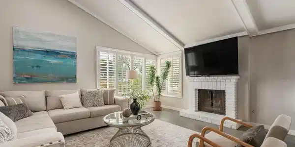 3213 Avenida Hacienda