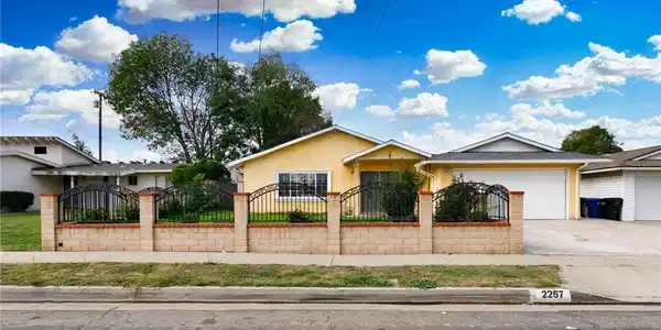 2257 Los Padres