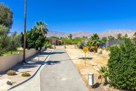 47200 Desert Lily Drive