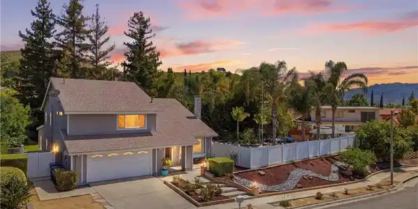 6 N Peregrine Circle