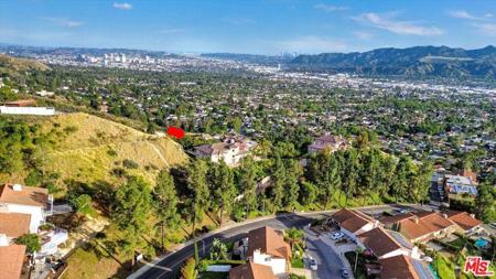 1248 E Tujunga Avenue