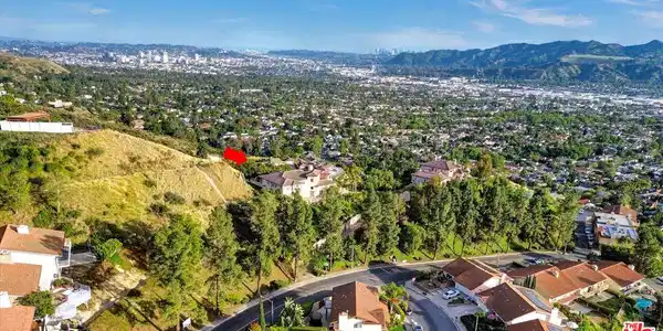 1248 E Tujunga Avenue