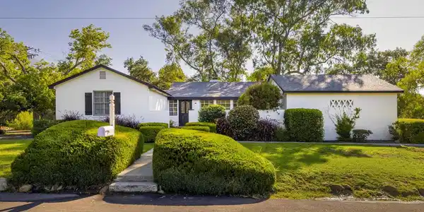 212 Foothill Road