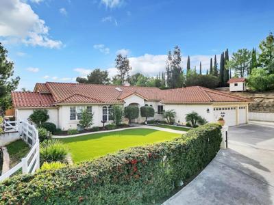 2389 Victoria Circle
