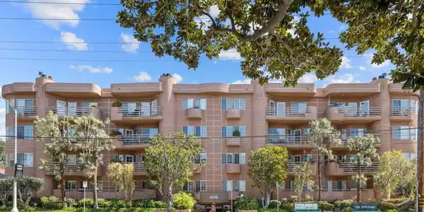 4310 Cahuenga Boulevard