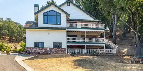 9555 Santa Cruz Road