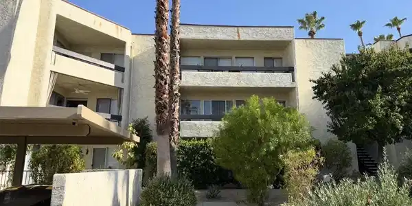 1552 S Camino Real
