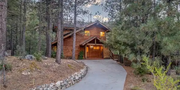 1505 Woodland