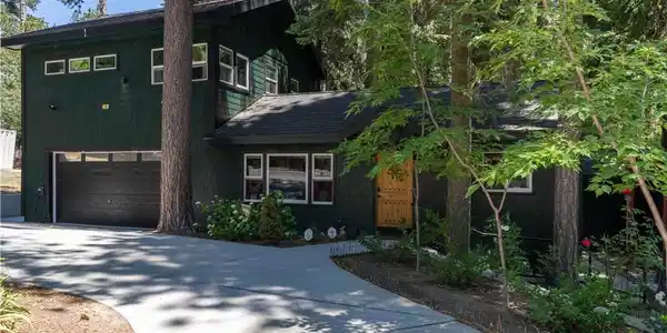 5961 Lake Drive