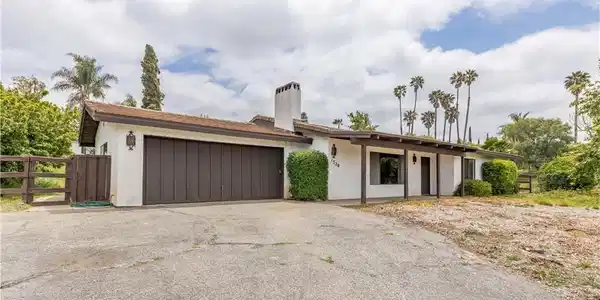 1320 Cuesta Norte