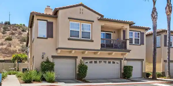 6283 Avenida De Las Vistas