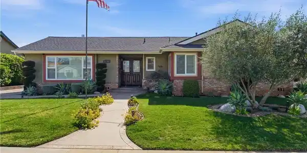 1524 E Old Badillo