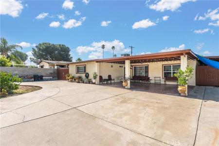25479 Los Flores Drive