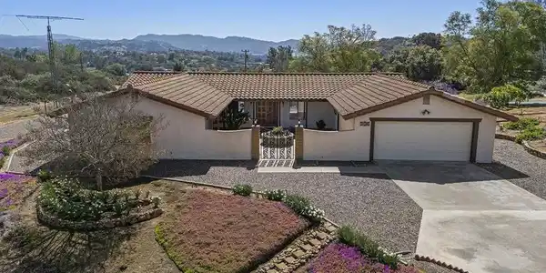28885 Stonegate Dr