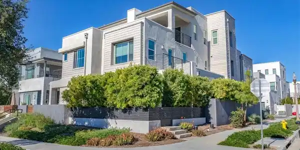 209 Paramount