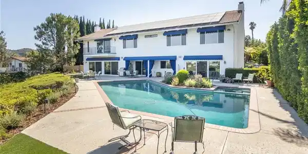 5004 Del Moreno Drive