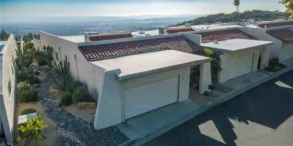 880 W Highpoint
