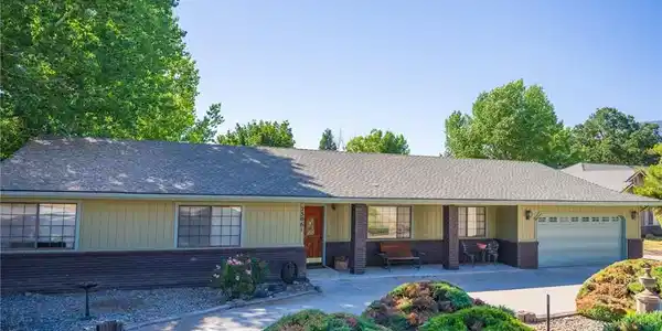 23061 Lakeview Drive