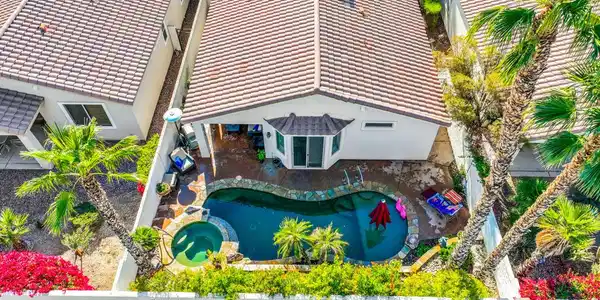 80358 Avenida Linda Vista