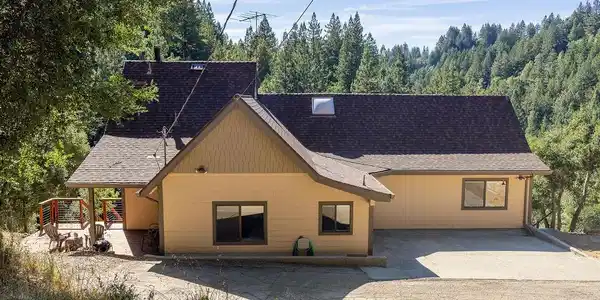 23240 Glenwood Drive