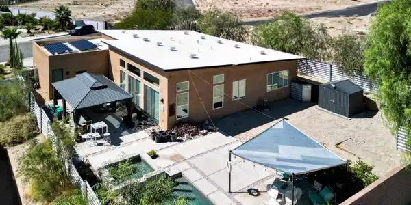 13868 Avenida La Vista