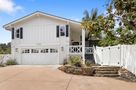 582 Rancho Santa Fe Rd