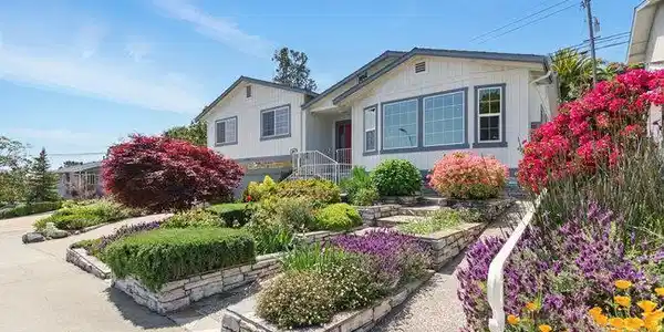 698 Emerald Hill Road