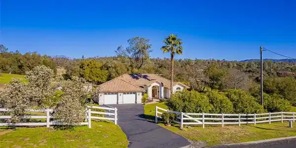44571 Oak Springs Lane