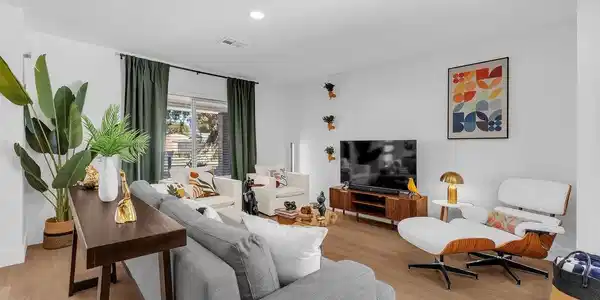 481 W Sunview