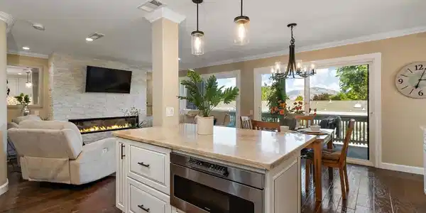 2400 Pine Knoll Dr
