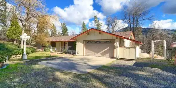 5909 Evergreen