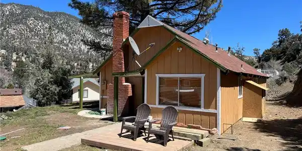 6516 Lakeview Drive