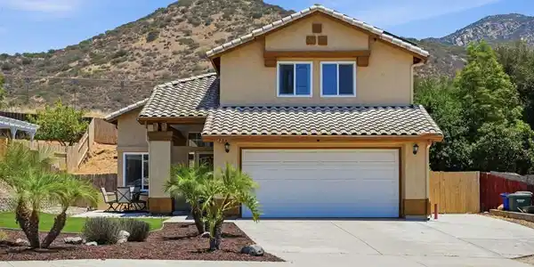 14253 Legacy Ln