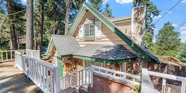 724 Buckingham