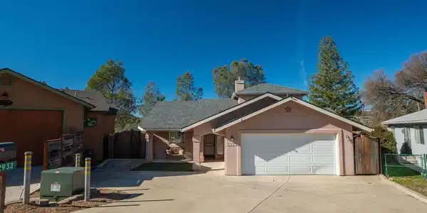 2933 Sorrel Lane