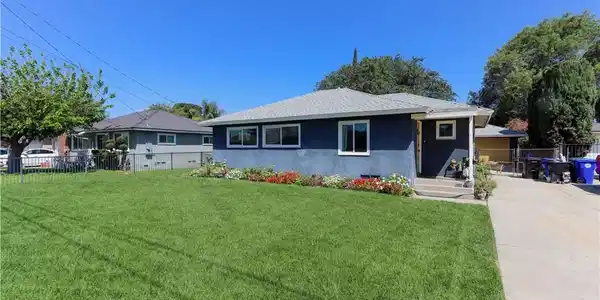 212 W Victoria