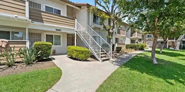 3651 Country Oaks Loop
