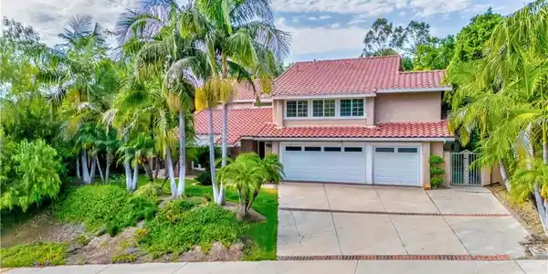 3025 E Hillside Drive