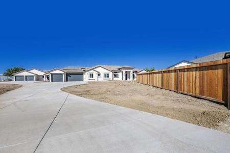 20 Hummingbird Court