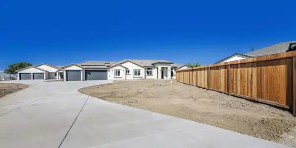 20 Hummingbird Court