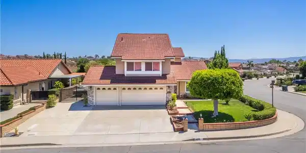 653 Rocking Horse Road