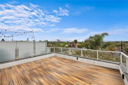 4151 Redwood Avenue #106