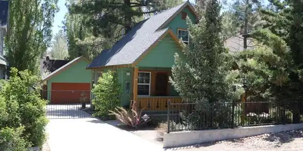 593 Lynn Road