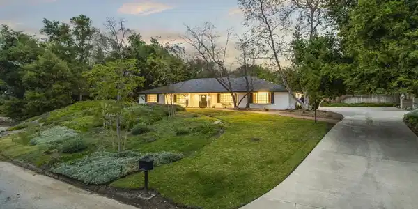 824 Foothill Lane