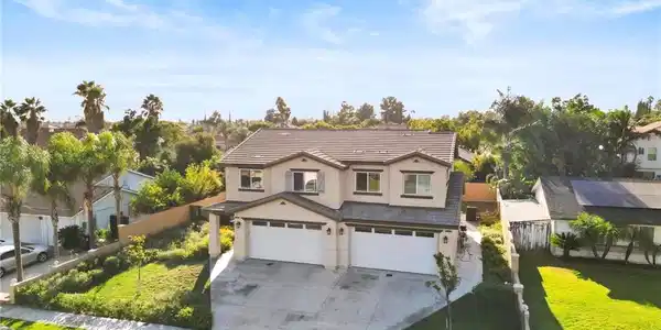 572 N Teakwood