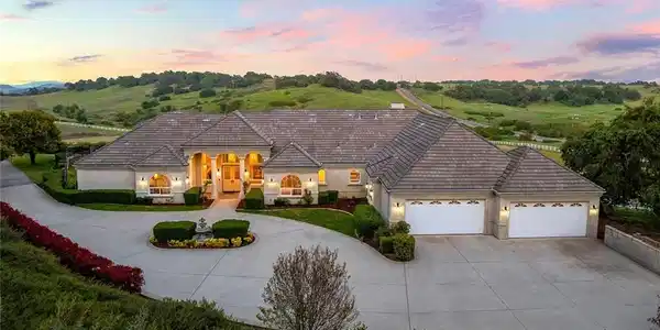 41653 Oak Trail Court