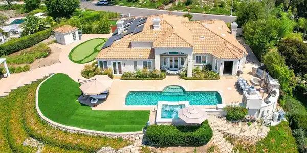 2525 Monterey Gln
